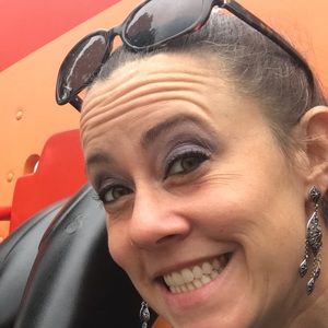 Meet your Posher, Jenn